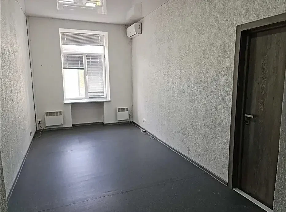 Аренда офиса 140 м2 (5 кабинетов) в центре, метро Олимпийская 3