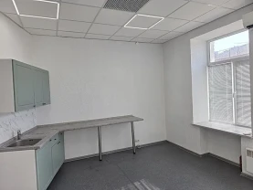 Аренда офиса 140 м2 (5 кабинетов) в центре, метро Олимпийская