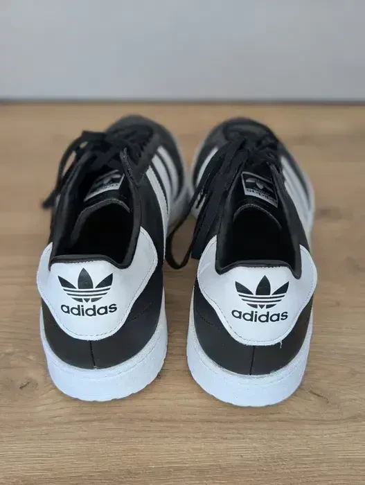 шкіряні кросівки adidas Team Court 3