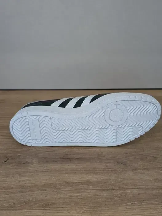 шкіряні кросівки adidas Team Court 4