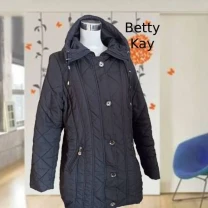 Betty Kay Демисезонное женское полупальто с капюшоном на 50 черное