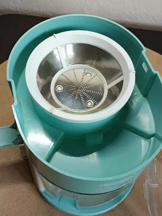 Соковыжималка центробежная компактная De'Longhi. Новая. 3