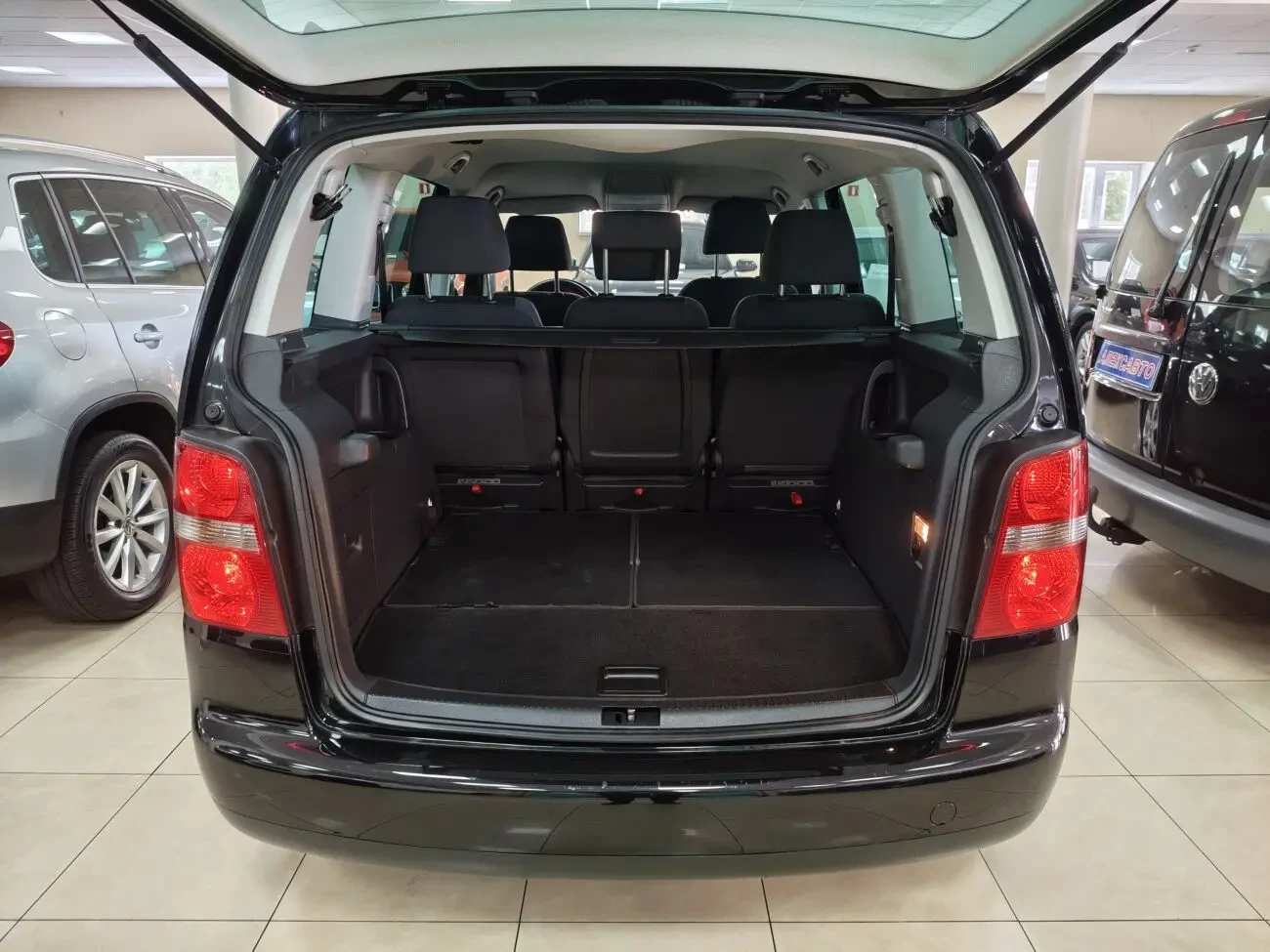 Volkswagen Touran 1.6МРі 8V 5МКПП 2006 р.в. (102 к.с.), 7 місць 5