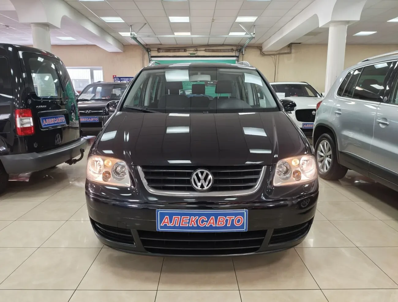 Volkswagen Touran 1.6МРі 8V 5МКПП 2006 р.в. (102 к.с.), 7 місць 2