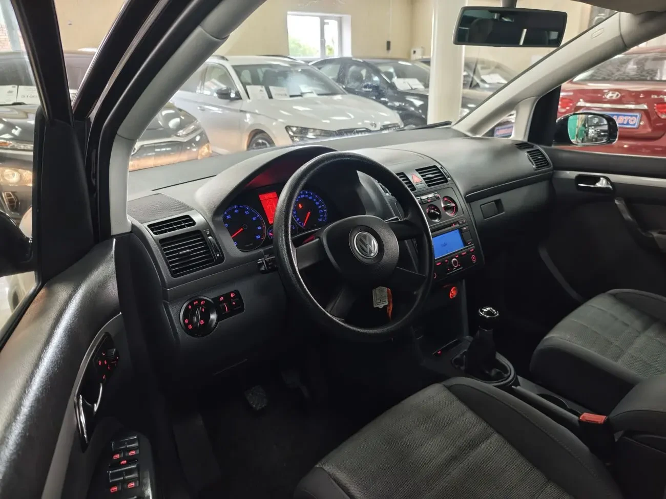 Volkswagen Touran 1.6МРі 8V 5МКПП 2006 р.в. (102 к.с.), 7 місць 9