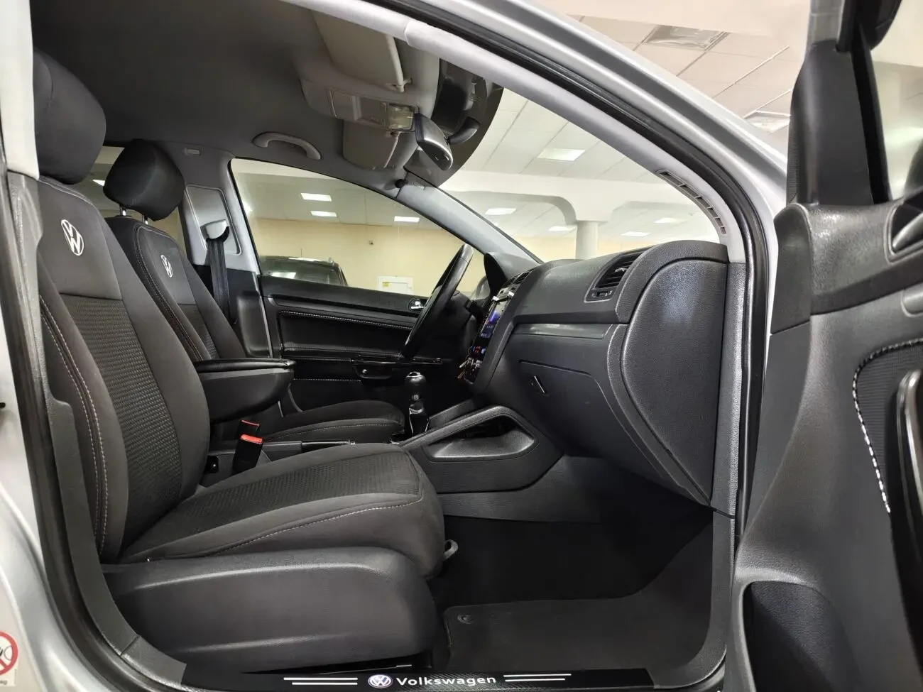 Volkswagen Golf V 1.6МРі 8V 5МКПП 2005 р.в. (102 к.с.) 6
