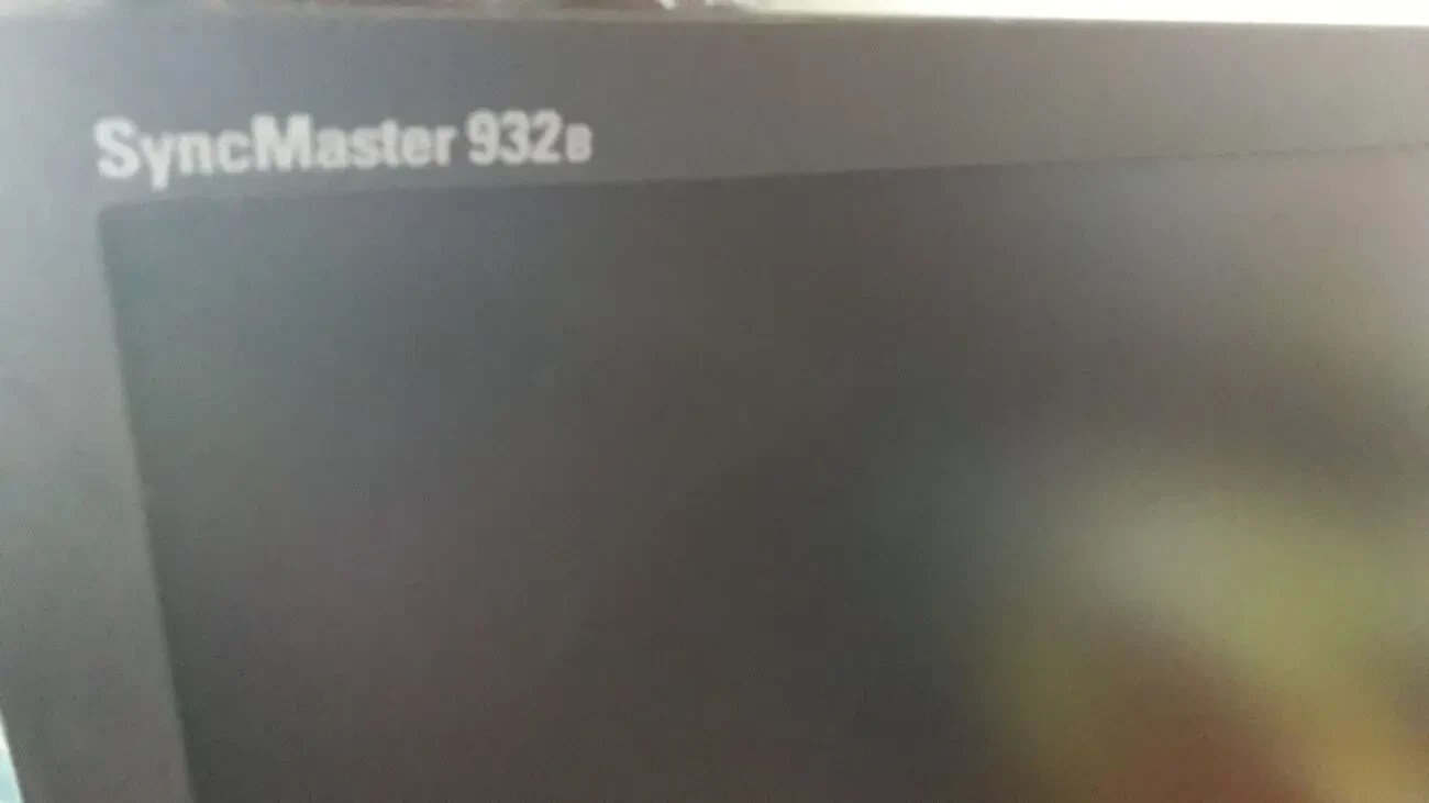 SAMSUNG SyncMaster 932B 4