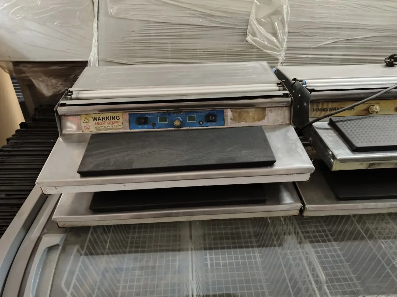 Гарячий пакувальний стіл Hand Wrapper 450 бу, гарячі столи бу, пакувальний стіл бу 3