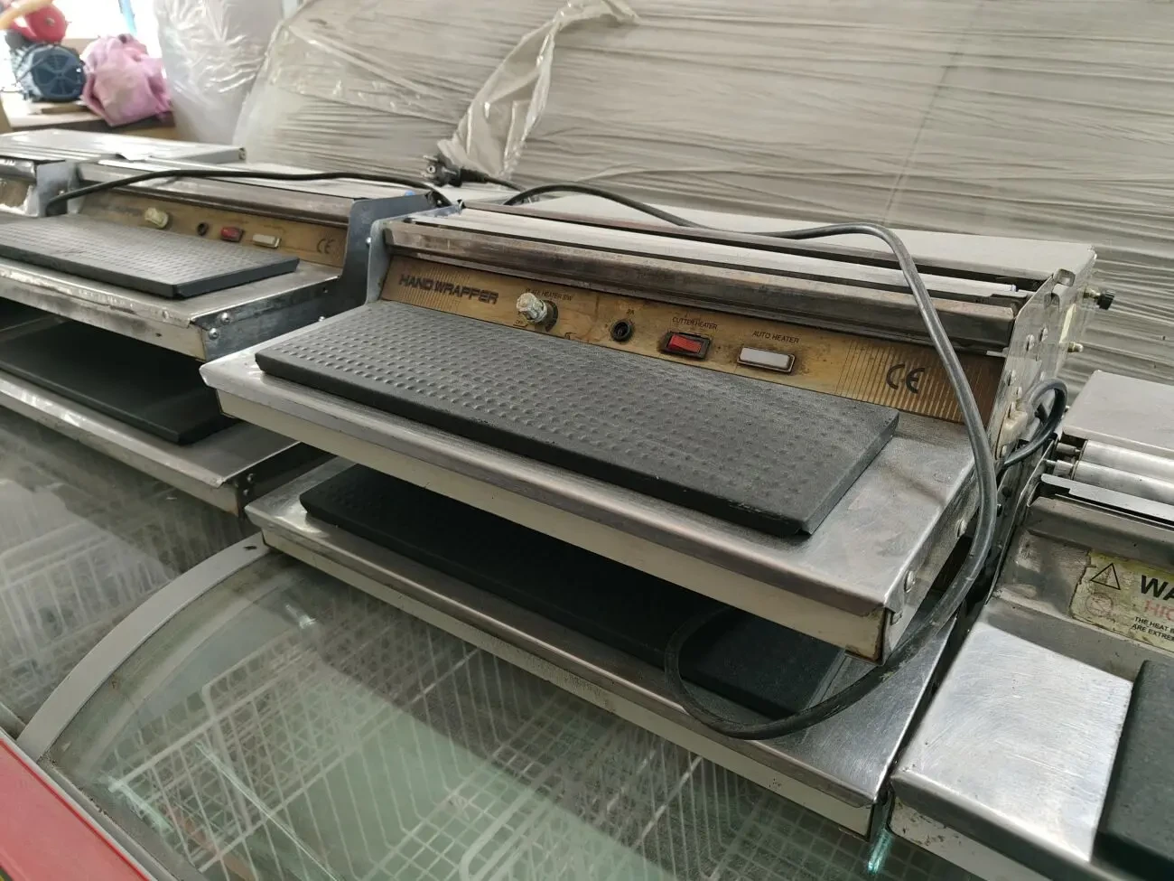 Гарячий пакувальний стіл Hand Wrapper 450 бу, гарячі столи бу, пакувальний стіл бу 5