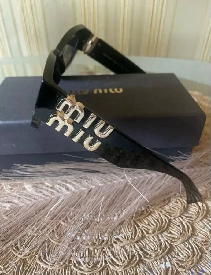 очки солнцезащитные miu miu 3