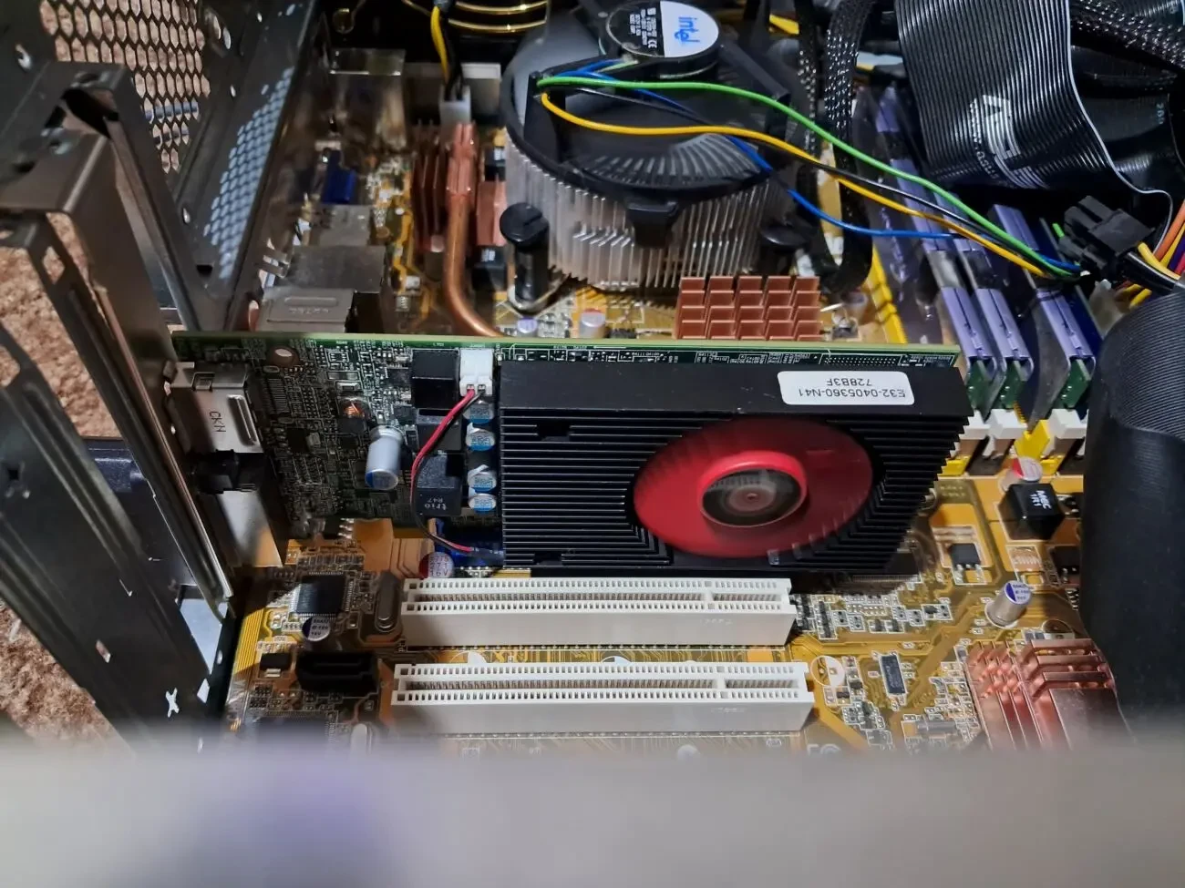 Видеокарта Dell AMD Radeon R5 430 - 2048MB 6