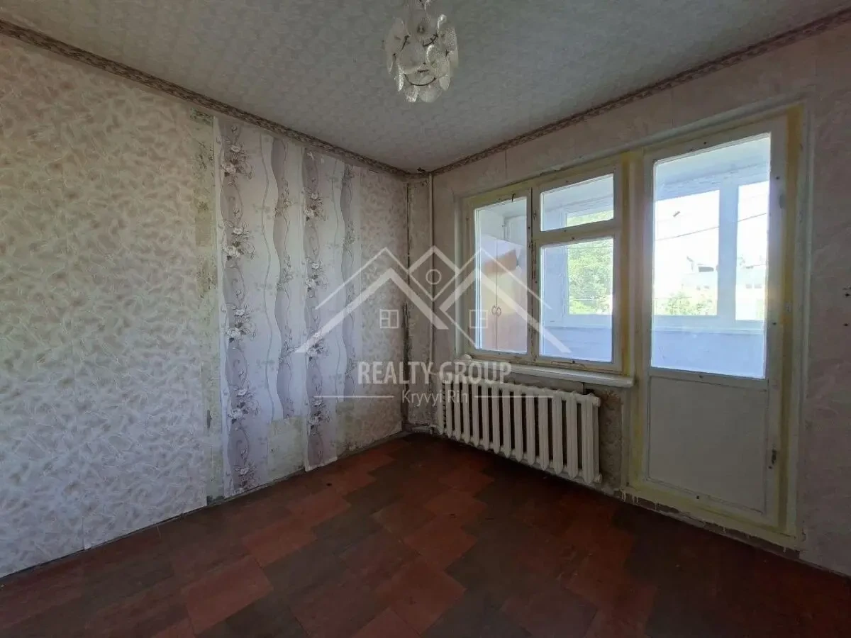 Продаж 3 к. квартири на 4-Зарічному 5