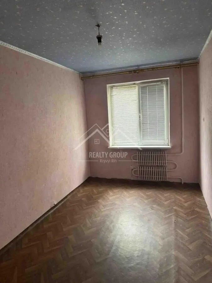 Продаж 3 к. квартири на 4-Зарічному 6