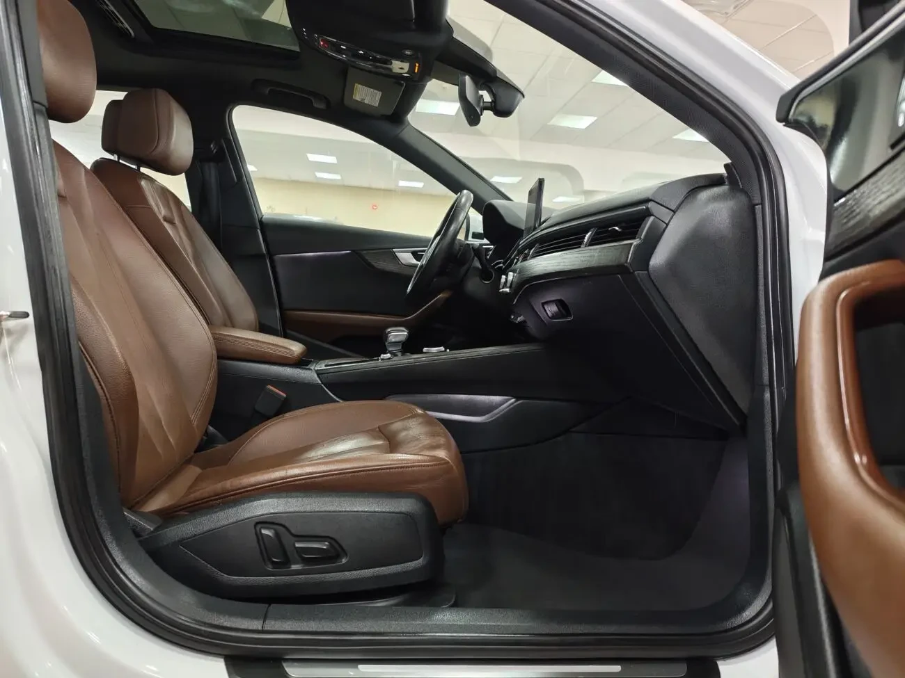 Audi A4 2.0TFSI 16V 7АКПП 2019 р.в. (190 к.с.) 6