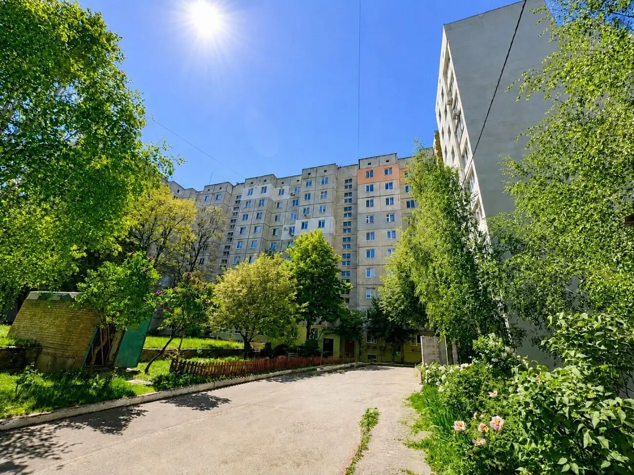 Продам однокімнатну квартиру, вул.Зенітного полку, масив Незалежності 9