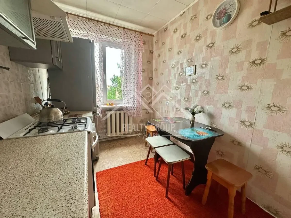Продаж 3-кімнатної квартири з 2 лоджіями на Космонавтів 2