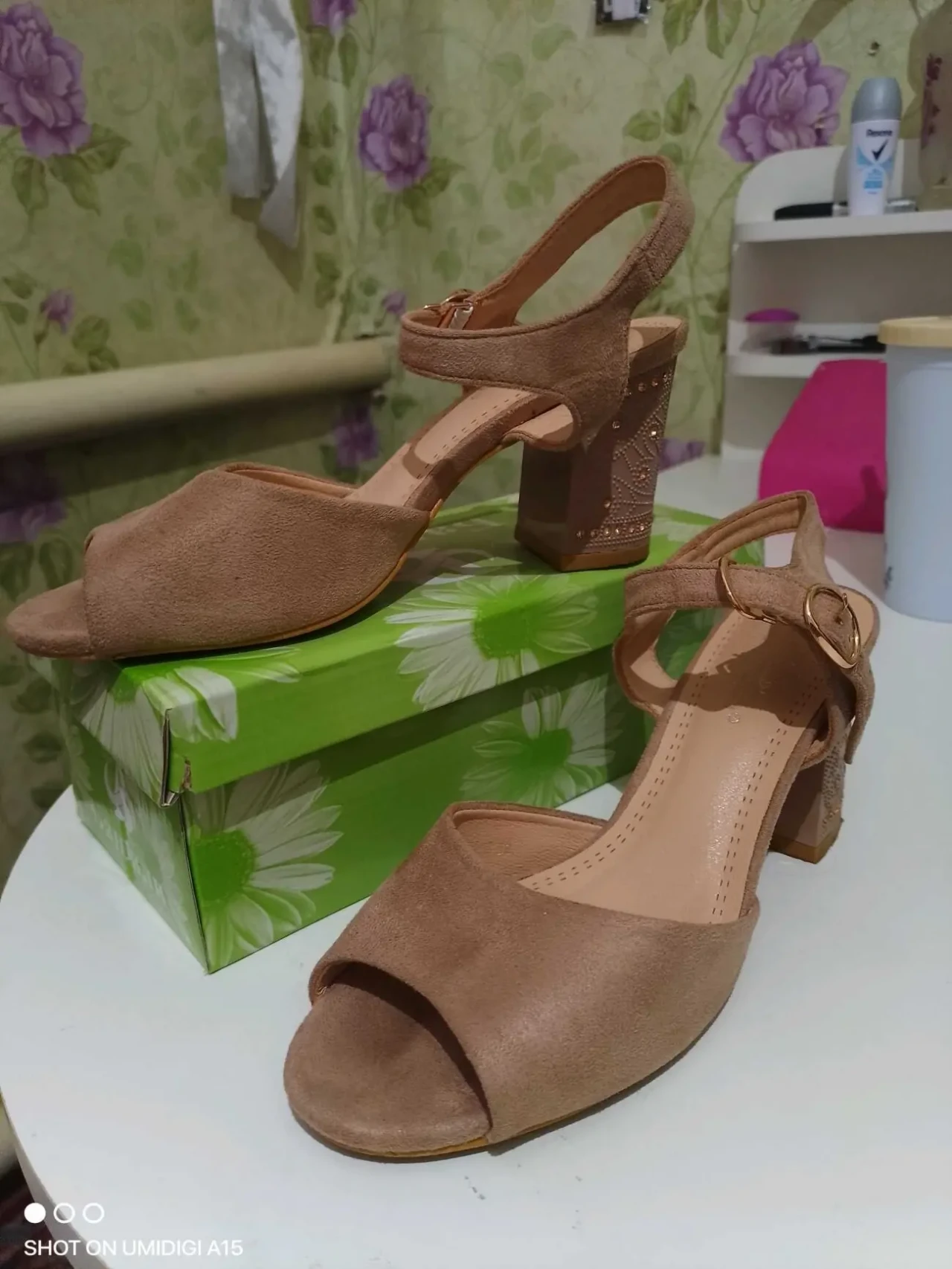 Продам Босоніжки на каблуку