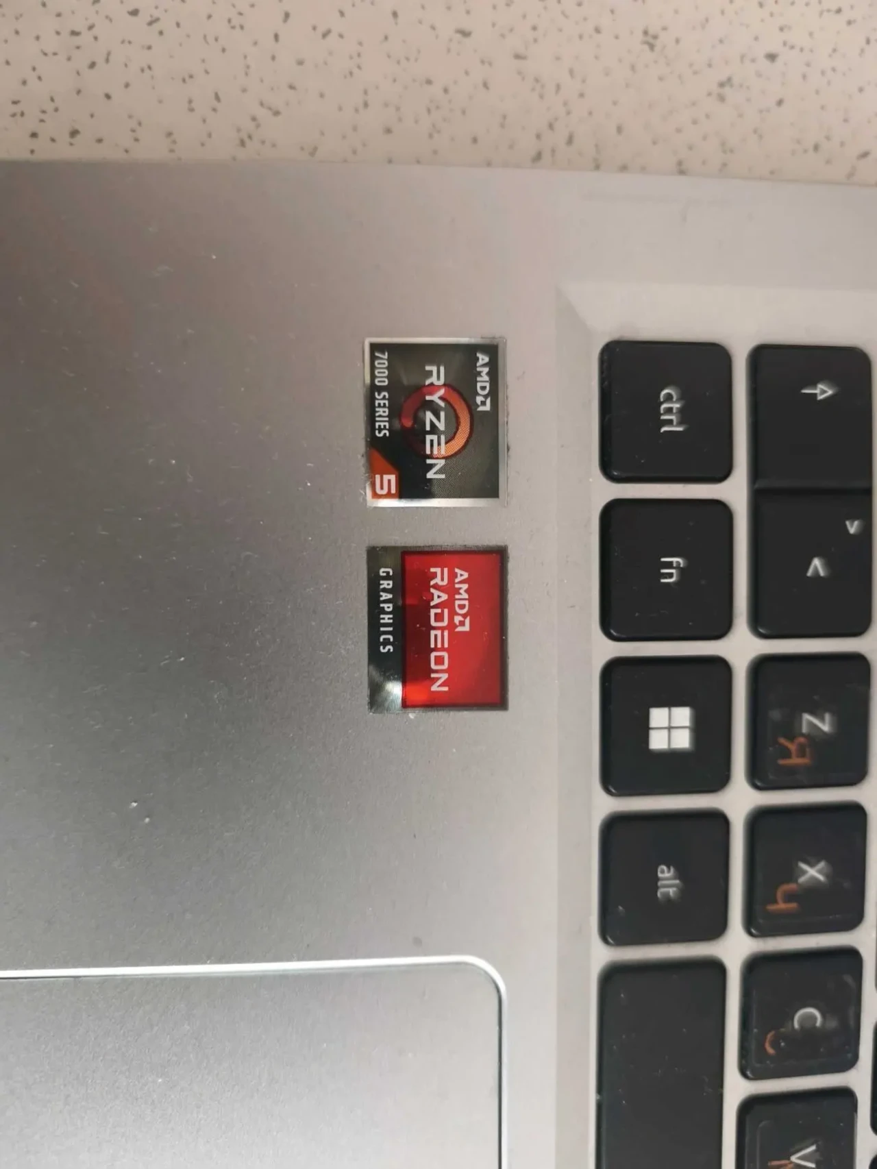Acer Aspire A315-24P 4