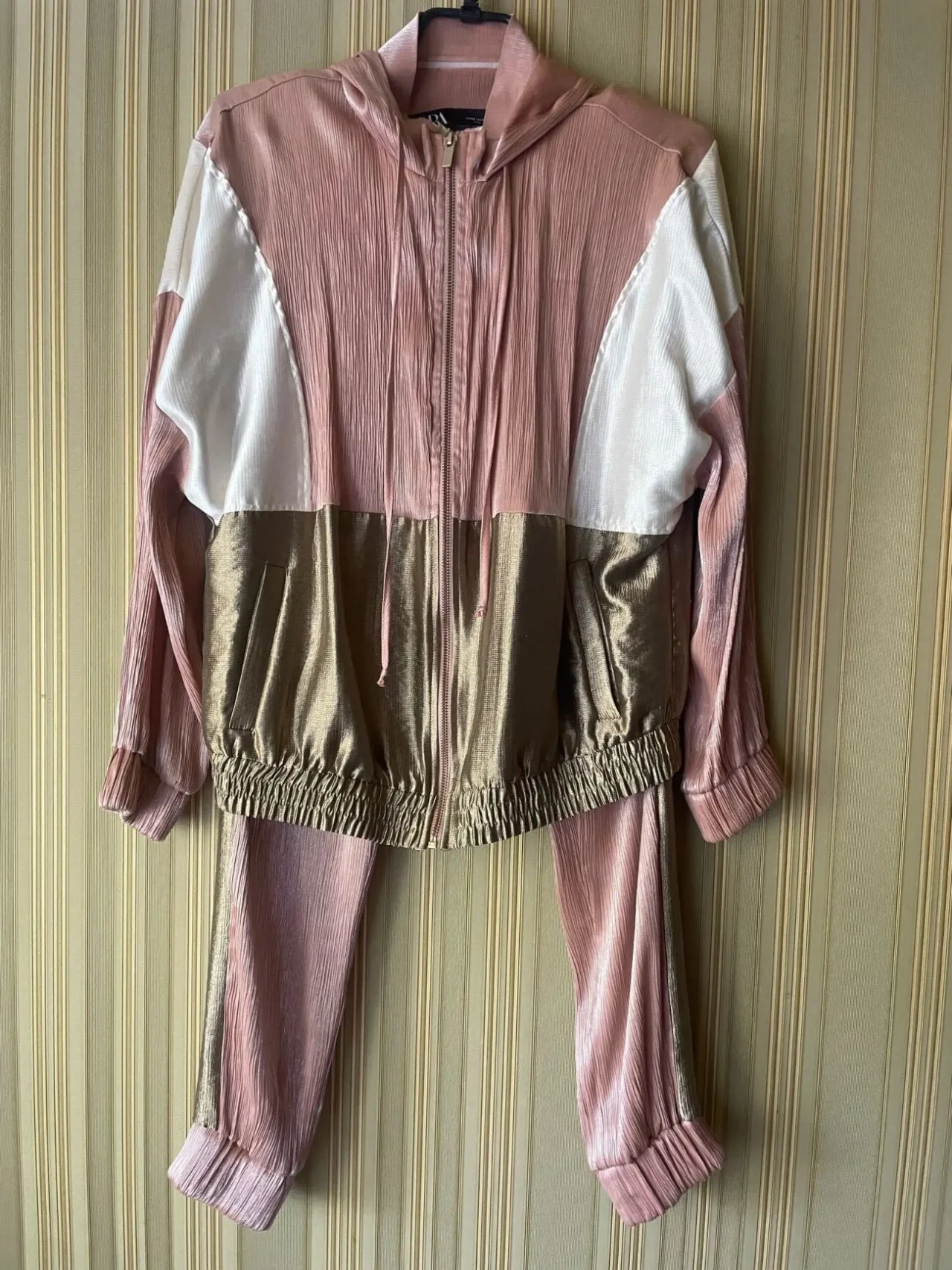 костюм спортивный прогулочный Zara 5