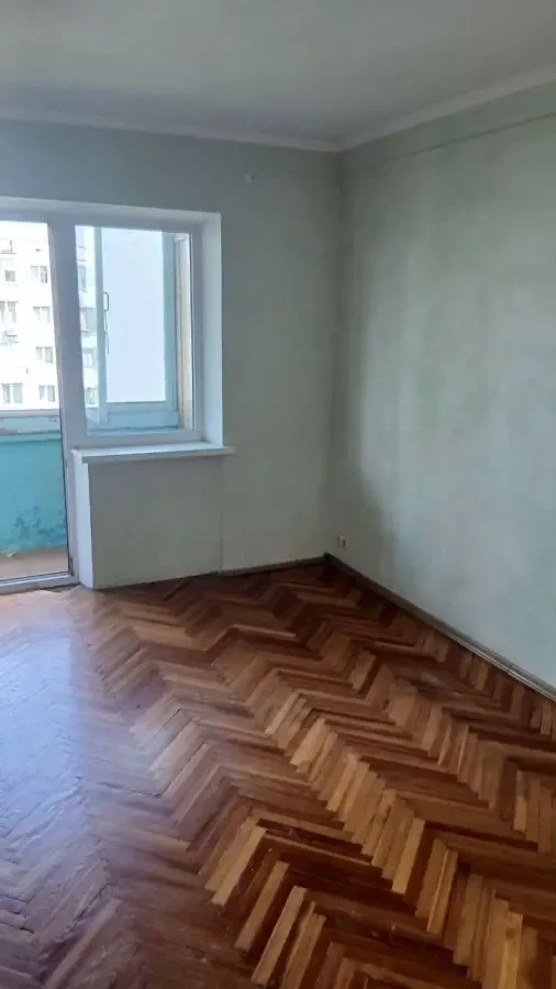 Продам 3-кімнатну Лісовий масив 4