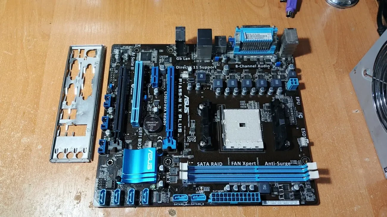 Материнская плата Asus F1A55-M LX PLUS (sFM1, AMD A55 FCH, 2 x PCI-E 2.0 x16)