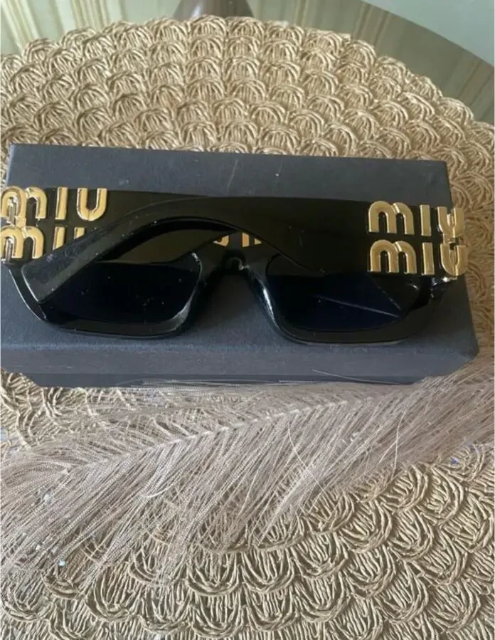 очки солнцезащитные miu miu 2
