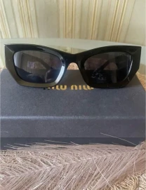 очки солнцезащитные miu miu