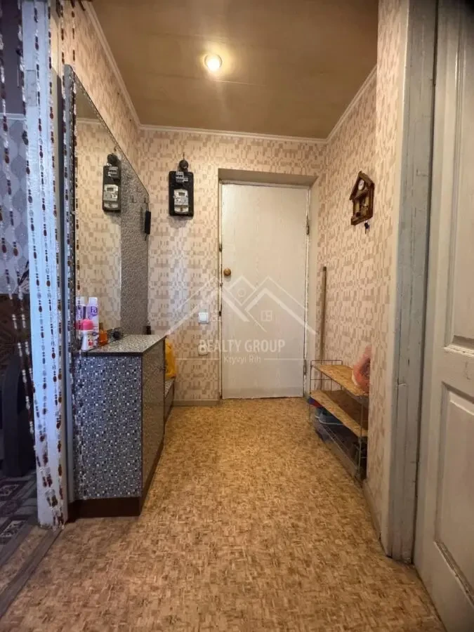 Продаж 2-кімнатної квартири. Югок 3