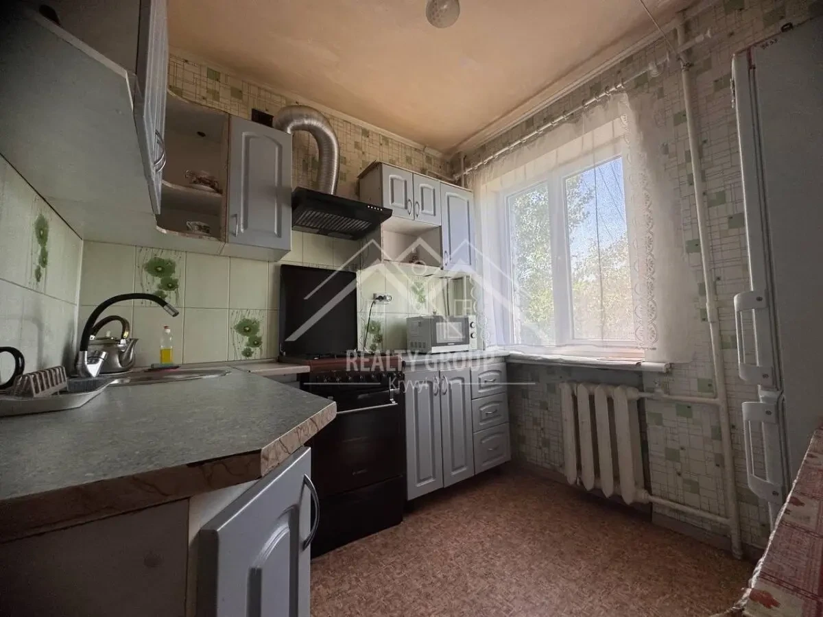Продаж 2-кімнатної квартири. Югок 9
