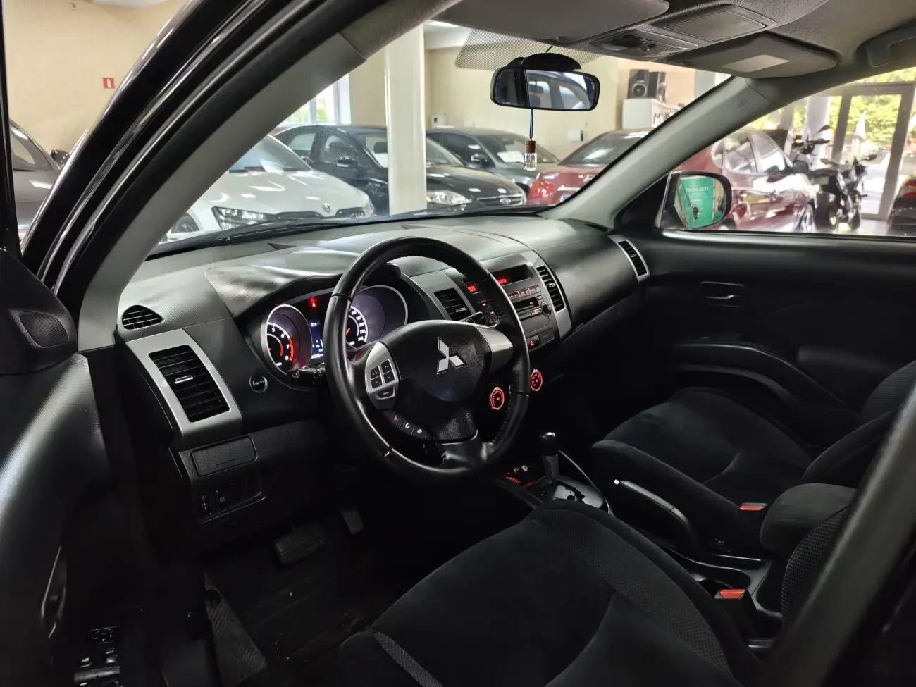 Mitsubishi Outlander 4WD 2.0i 16V 6АКПП 2010 р.в. (147 к.с.) 8