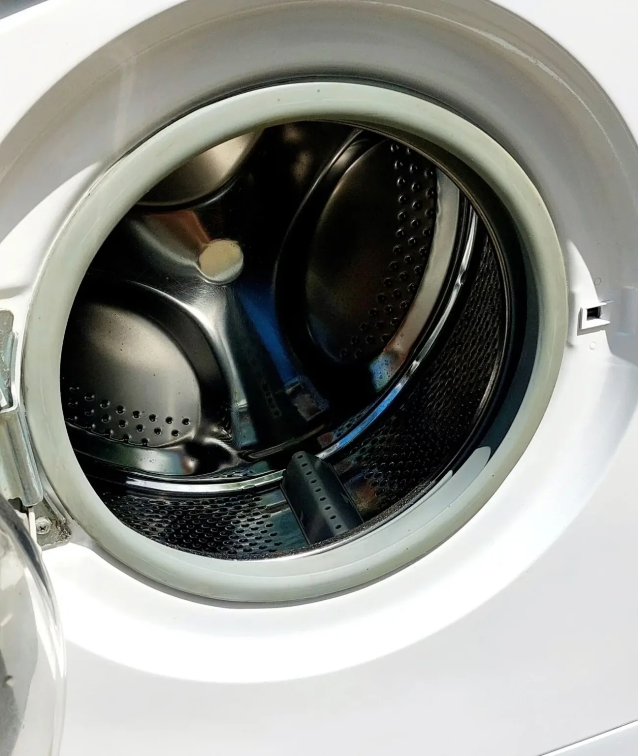 Вузька пралка Indesit, 6кг 6