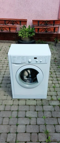 Вузька пралка Indesit, 6кг