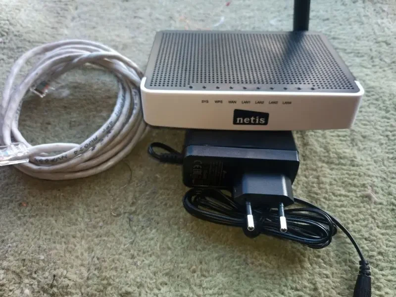 Роутер Netis  WF2411 2