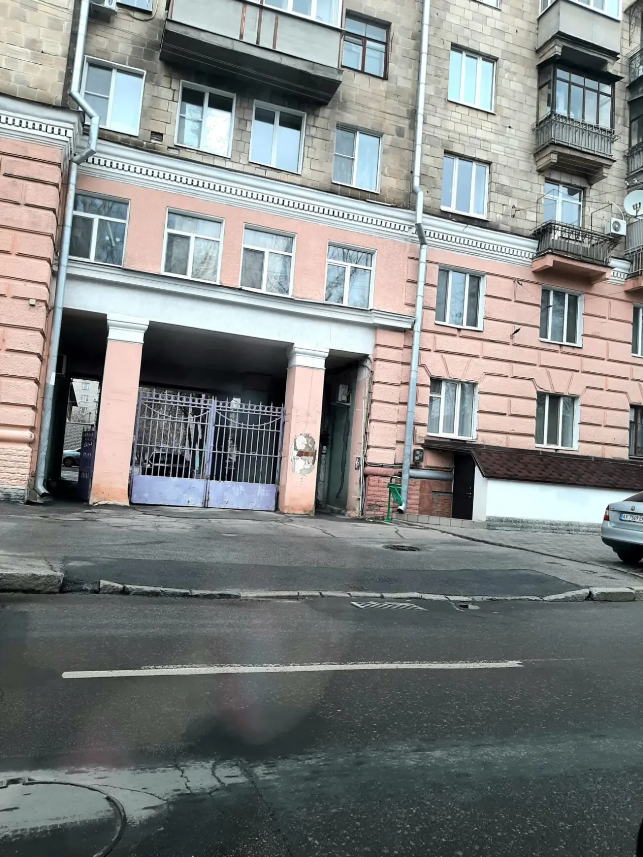 Продам підвальне приміщення м. Південний вокзал 2