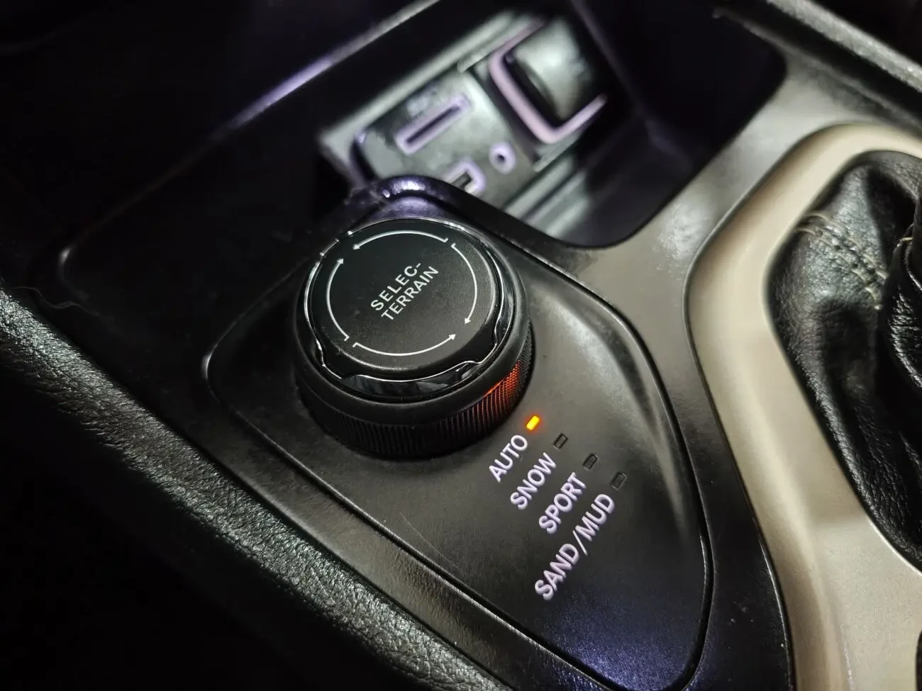 Jeep Cherokee 4WD 3.2i V6 24V 9АКПП 2015 р.в. (272 к.с.) 10