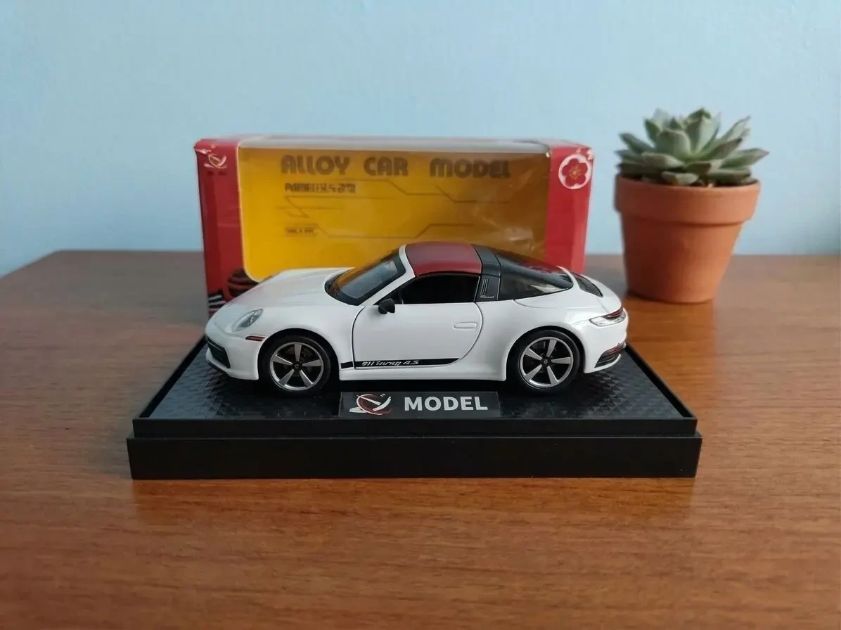 Колекційна металева модель Porsche 911 Targa у масштабі 1 32 6