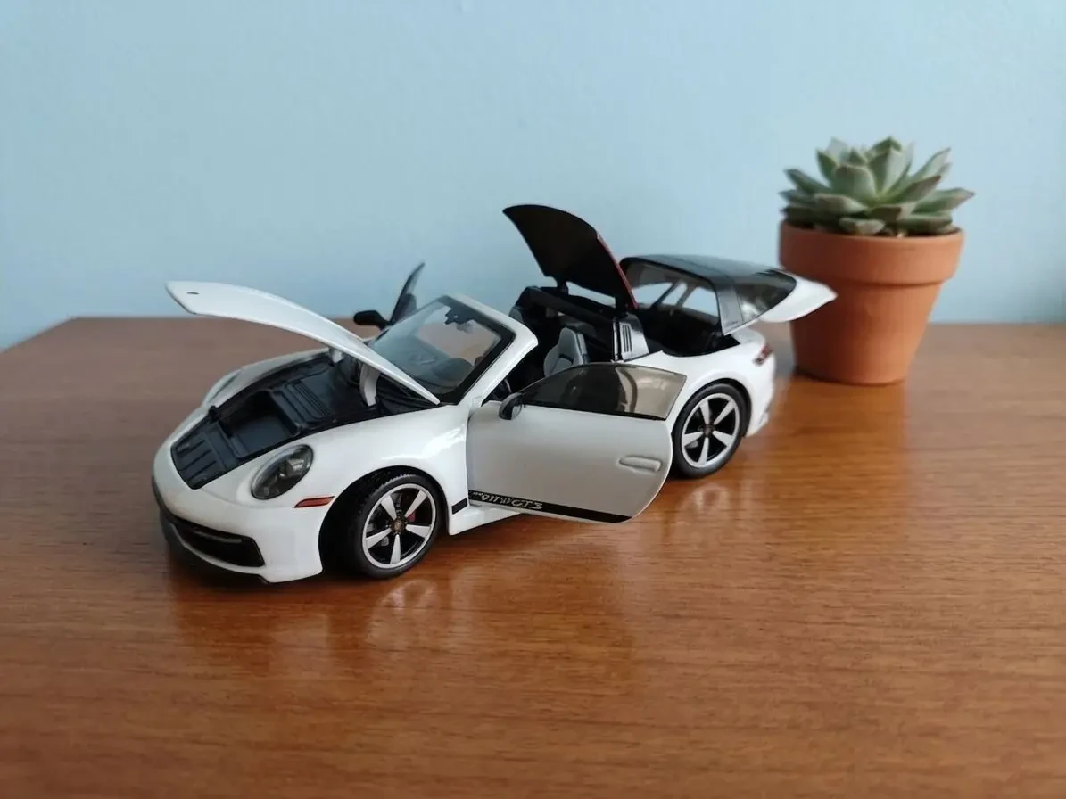 Колекційна металева модель Porsche 911 Targa у масштабі 1 32 2