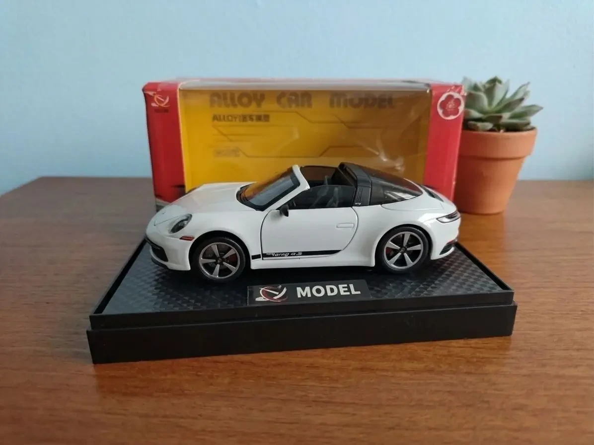 Колекційна металева модель Porsche 911 Targa у масштабі 1 32