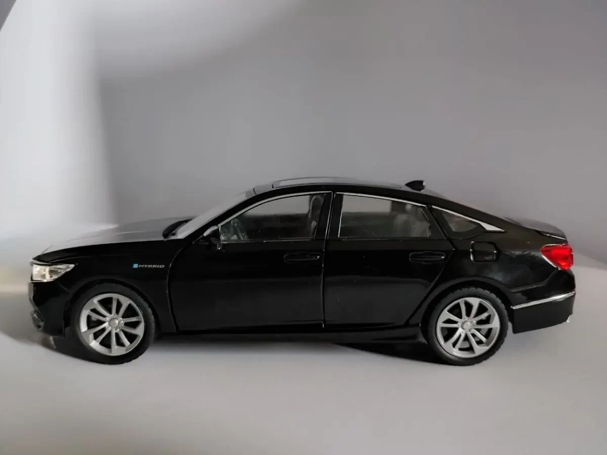 Колекційна металева модель Honda Accord у масштабі 1 24 5