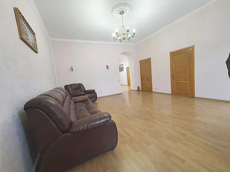 Аренда офиса 140 м2, Руставели 34, Центр, м Дворец Спорта, Бессарабка 6