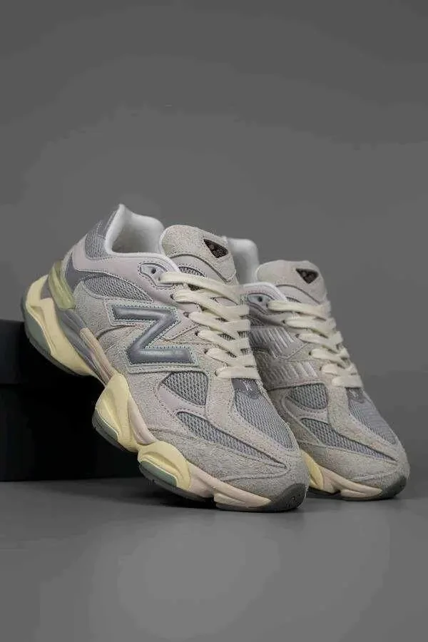 Жіночі кросівки New Balance