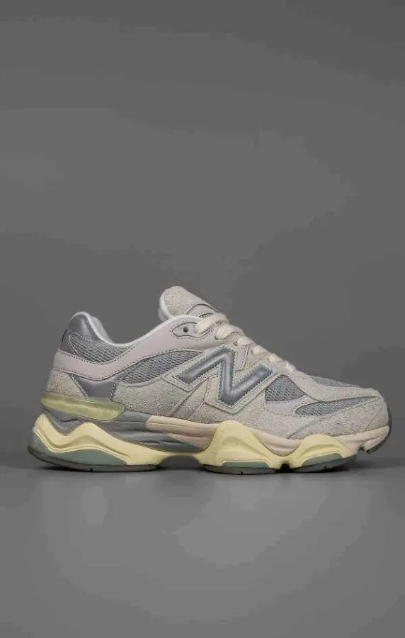 Жіночі кросівки New Balance 5