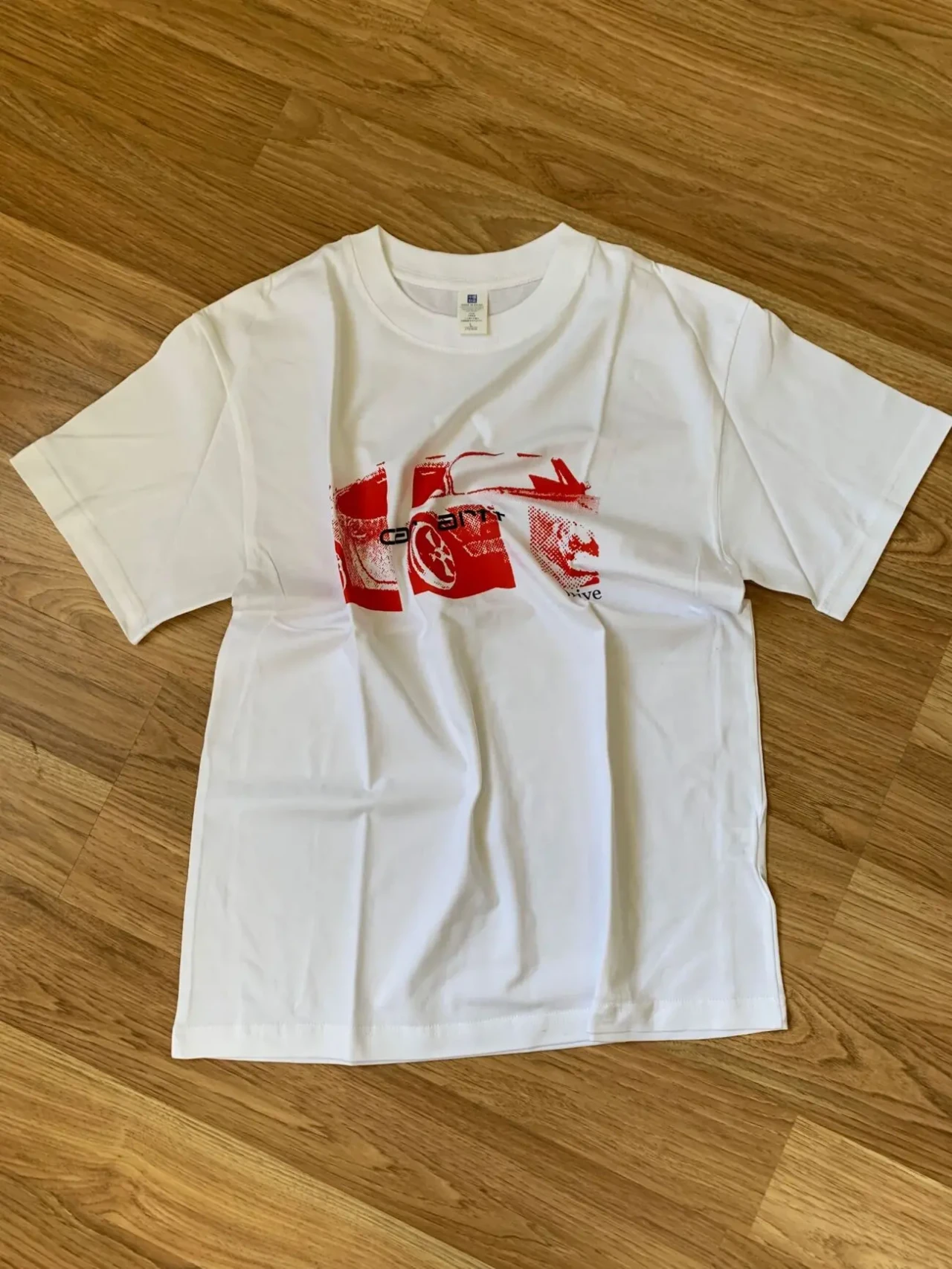 Біла oversize футболка зпринтом авто 3