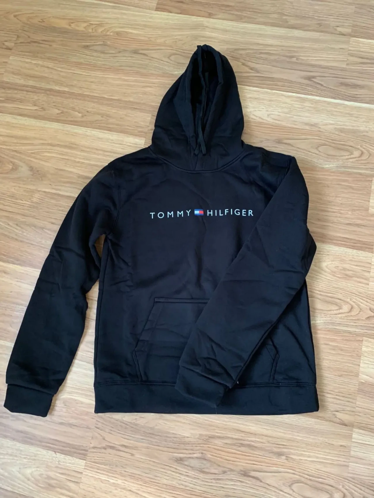 Стильний чорний худі Tommy Hilfiger 2