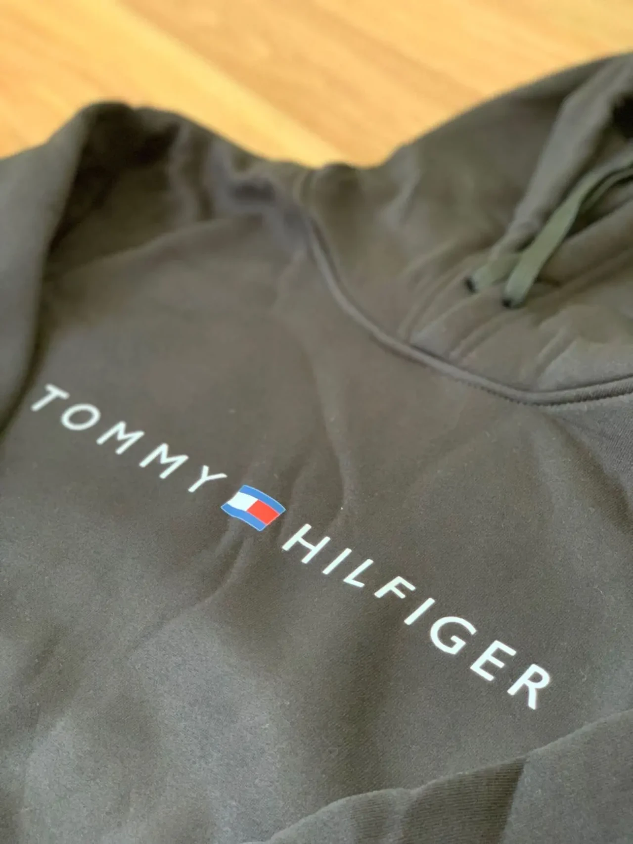 Стильний чорний худі Tommy Hilfiger 5