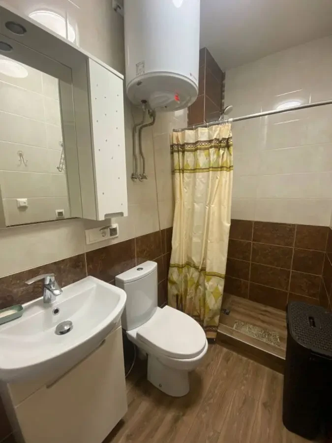продам 3 комнатную квартиру 9