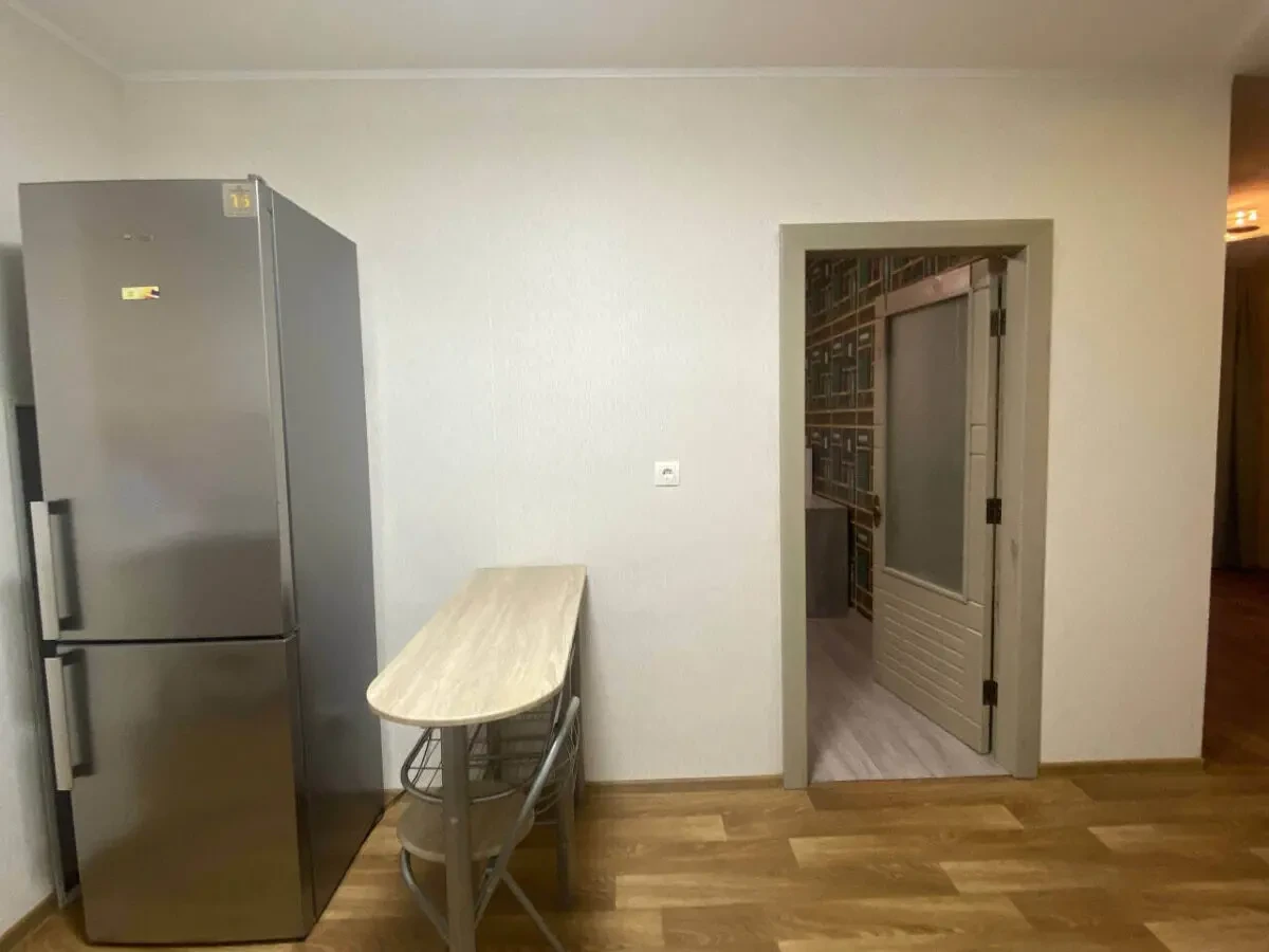 продам 3 комнатную квартиру 2