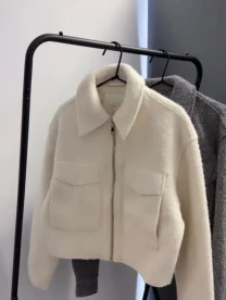 Бомбер букле Zara