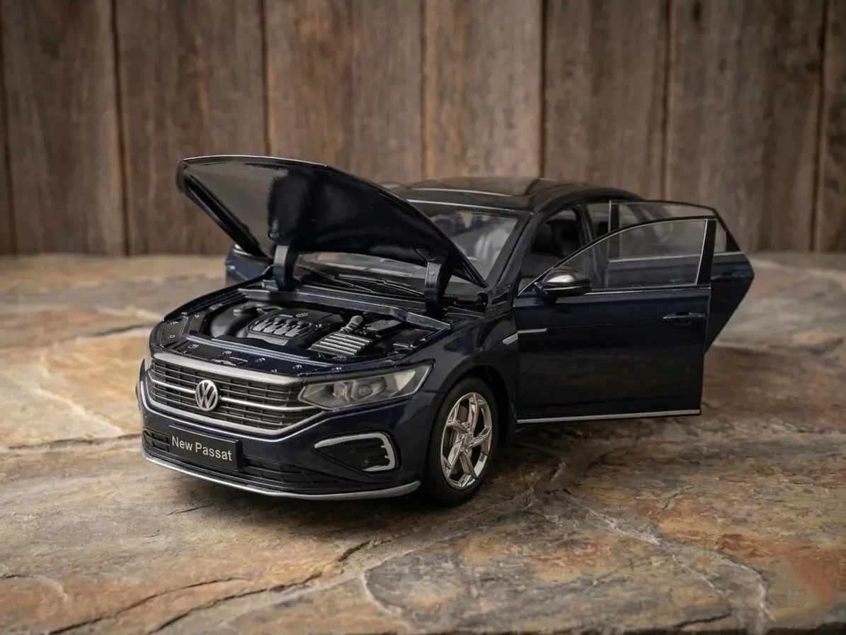 Колекційна металева модель Volkswagen Passat у масштабі 1 24