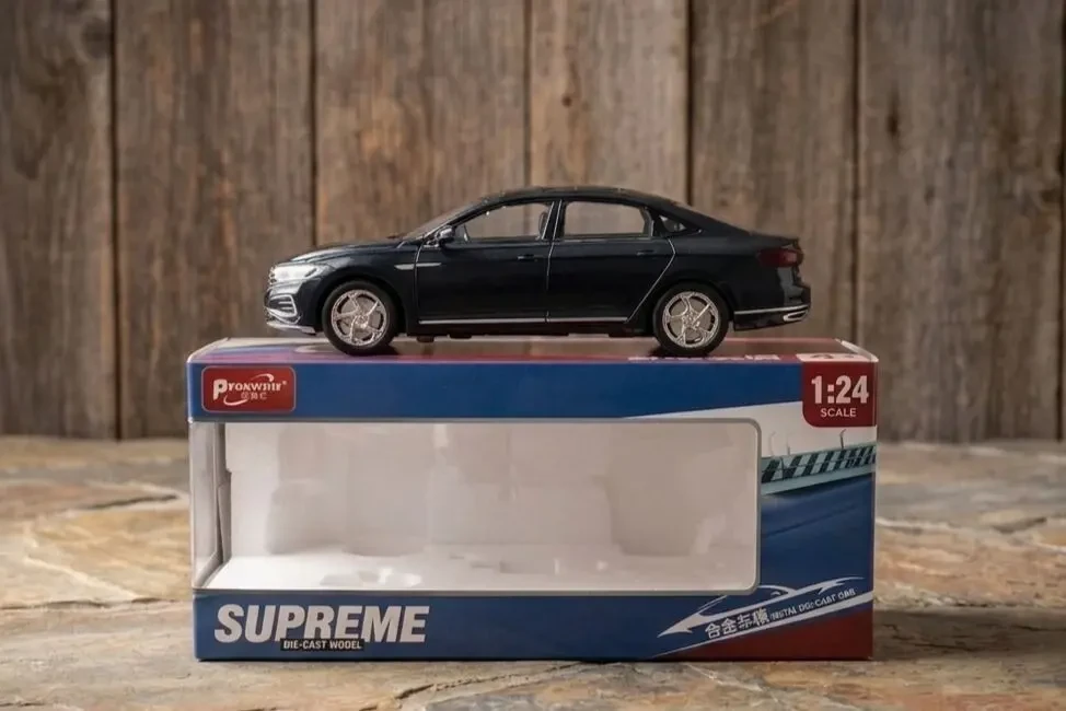 Колекційна металева модель Volkswagen Passat у масштабі 1 24 2